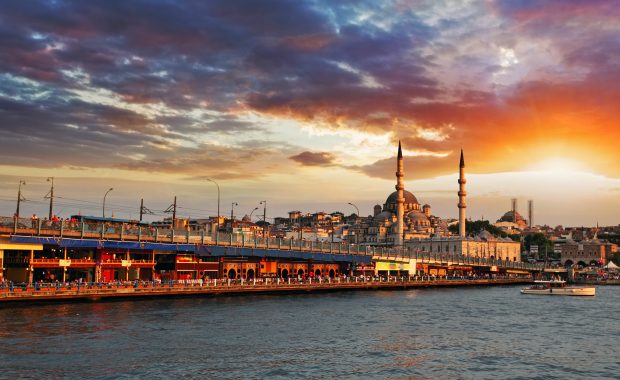 Istanbul desktop wallpaper.