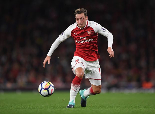 Ozil in a football match 2017 1.