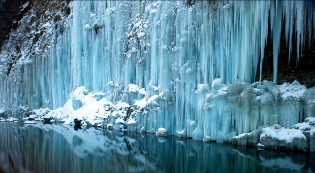 Photos ice wall.