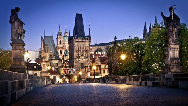 Prague charles bridge czech republic pictures 1920x1080.