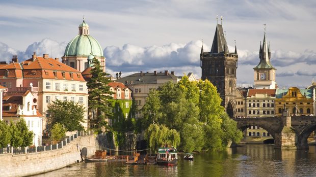 Prague historical center buildings river trees 1920x1080.