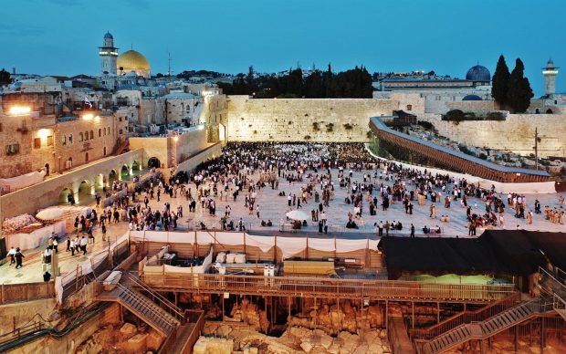 The waling wall in jerusalem pictures.