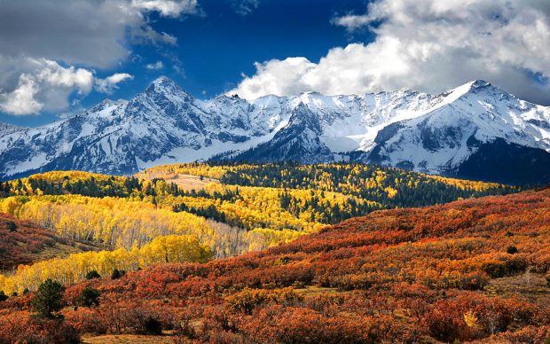 Awesome Colorado Mountains Background.