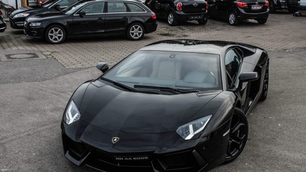 Download Photo Lamborghini Dark Wallpapers.