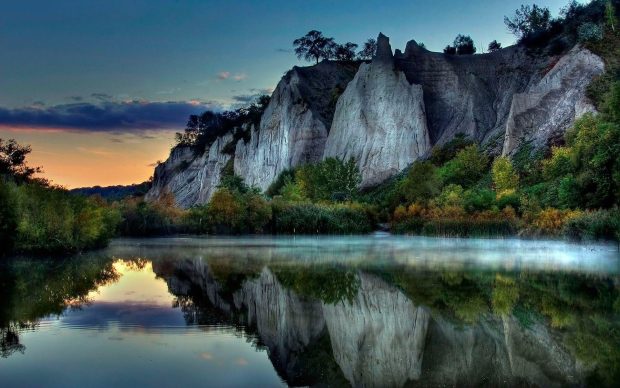 Moutain River Scenery Wallpaper.