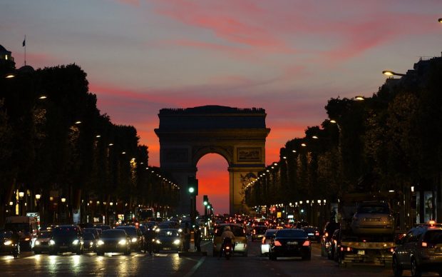 Arc De Triomphe Boulevard Desktop wallpapers for free.