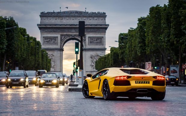 Arc De Triomphe Lamborghini Car Wallpapers.