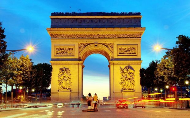 Awesome Arc de Triomphe Night Pictures.