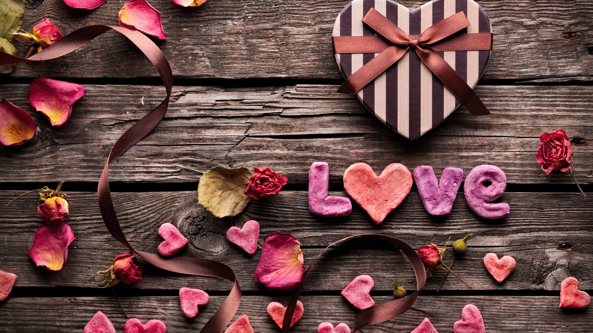 Love wallpapers free download 