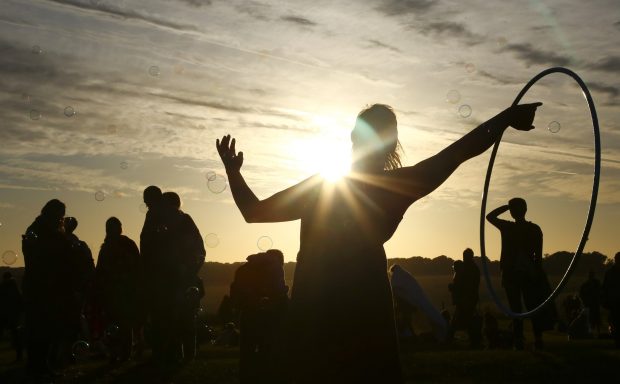 BRITAIN-SOLSTICE-STONEHENGE.