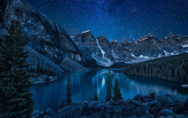 Beautiful Moraine Lake Banff National Park Wallpapers 1.