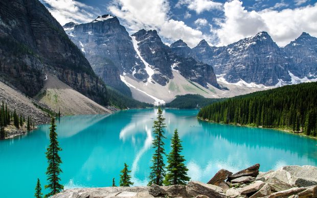 Beautiful Moraine Lake Banff National Park Wallpapers 3.