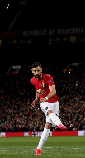Iphone Wallpaper Bruno Fernandes Manchester United.