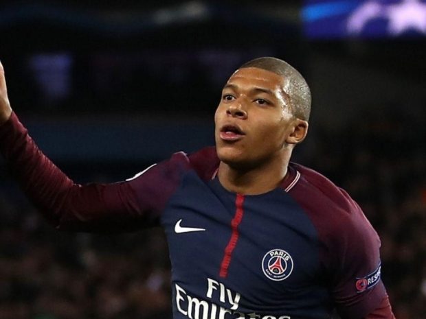 Mbappe PSG Football Star Desktop Wallpaper 1.