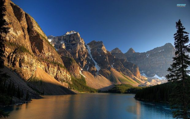 Moraine Lake Banff National Park 335785.