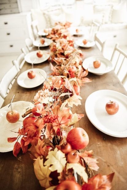 Thanksgiving table setting ideas with leaves.