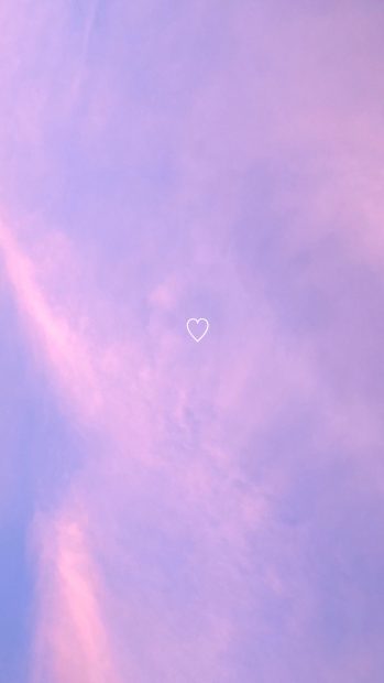 iPhone Lavender Aesthetic Photo.