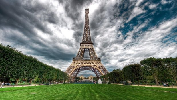 Awesome Eiffel Tower Wallpaper HD.