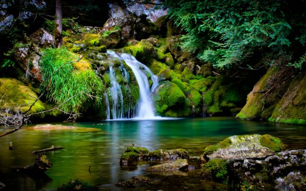 Awesome Waterfall Wallpaper HD.