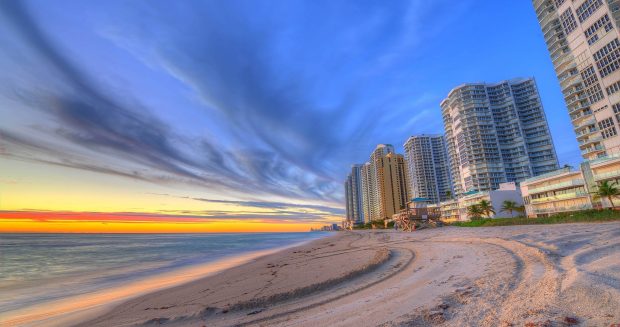 Beach Miami Wallpaper HD.