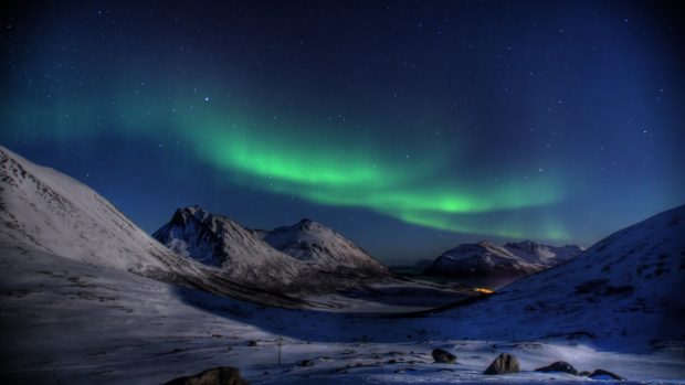 Cool Aurora Borealis Wallpaper HD.