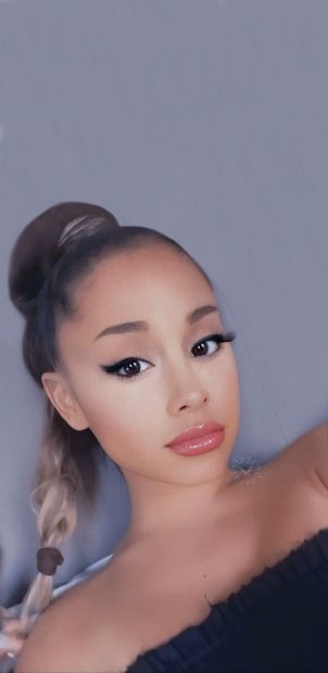 Cute Ariana Grande Wallpaper HD.