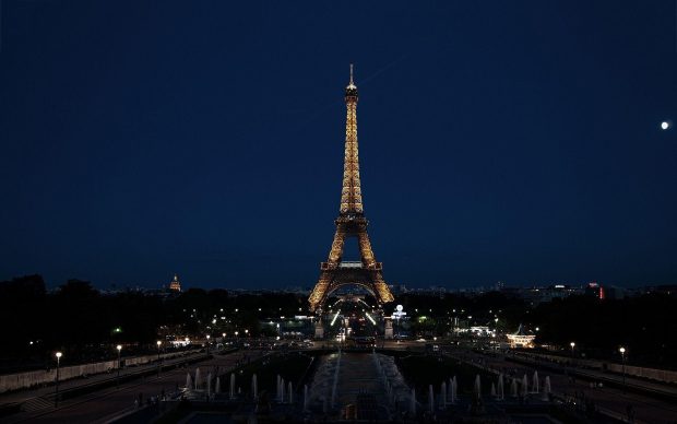 Desktop Eiffel Tower Wallpaper HD.