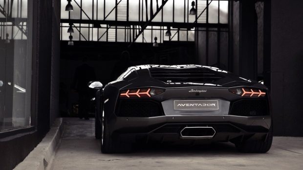 Desktop Lamborghini Aventador Wallpaper HD.