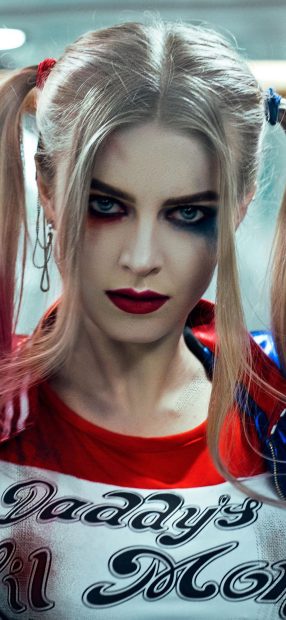 Download Free Harley Quinn Wallpaper HD.