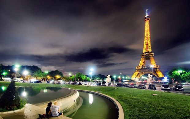 HD Wallpaper Eiffel Tower.