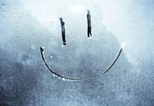 Happy Wallpaper HD Free download.