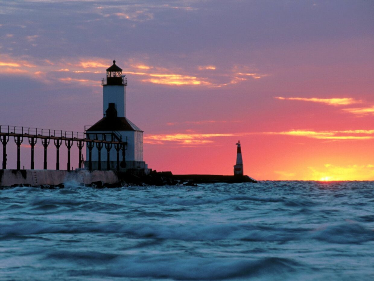 Lighthouse Wallpapers High Quality for Desktop - PixelsTalk