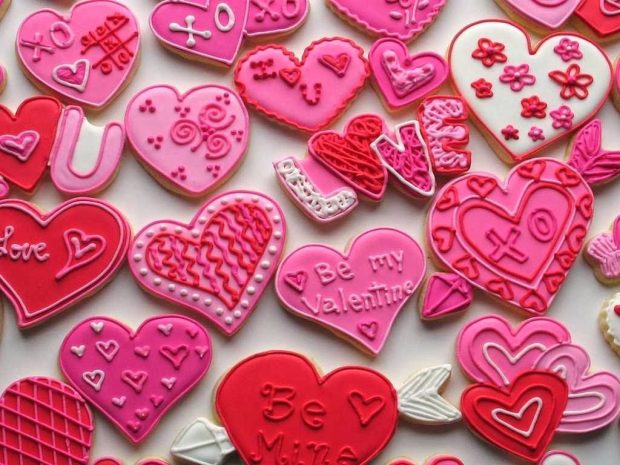 Love Pink Cake For Valentine Day Wallpaper.