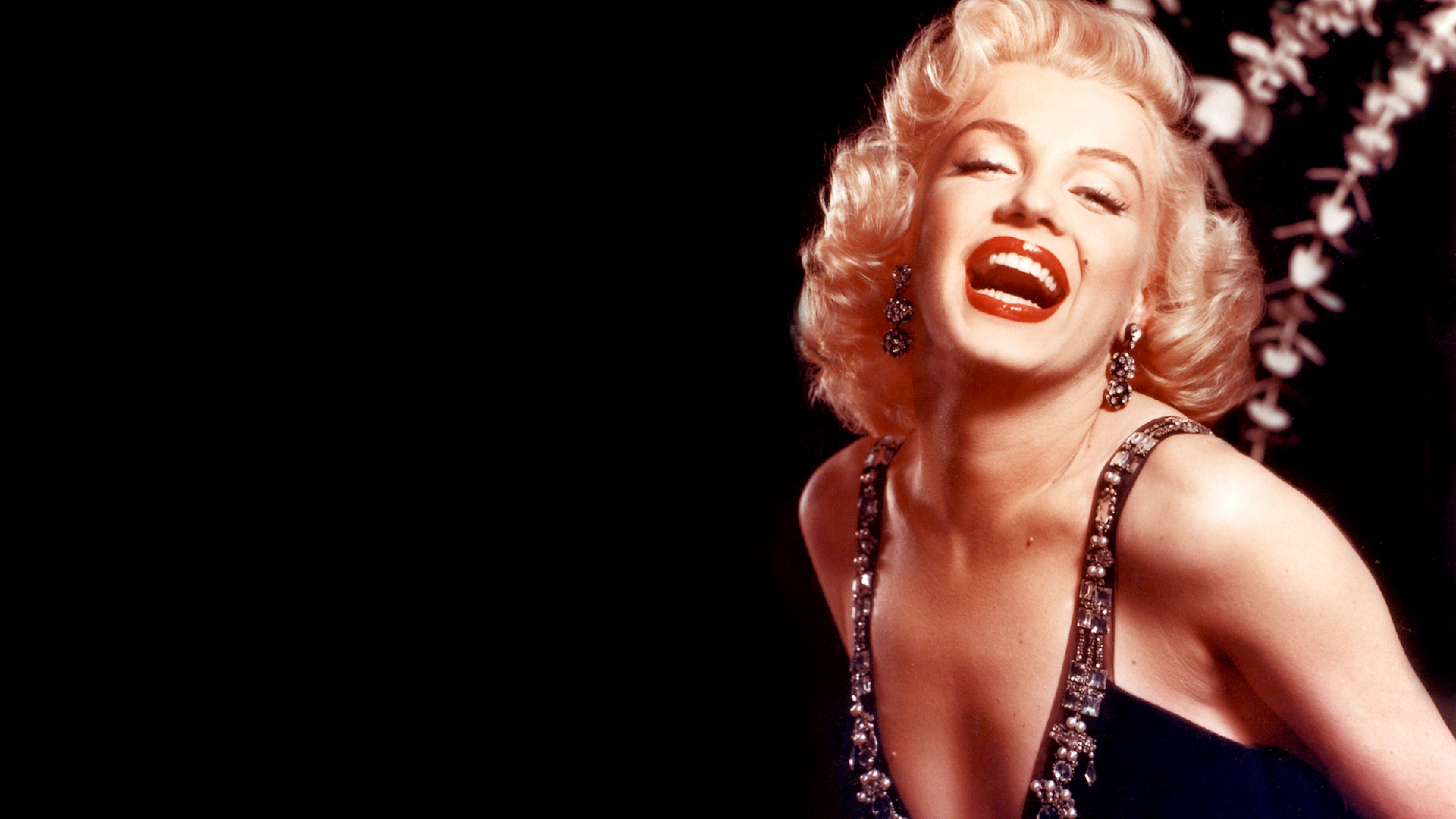 Marilyn Monroe HD Wallpapers Free Download 