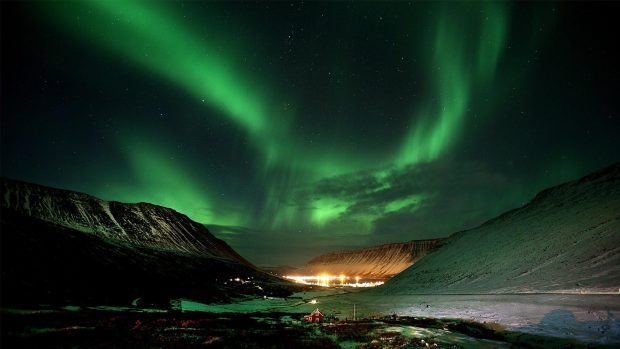 Northern Lights Wallpaper HD Free download.