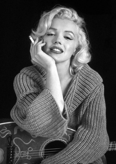 Phone Marilyn Monroe 4K Wallpaper HD.