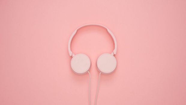 Pink Aesthetic Wallpaper Head Phone.