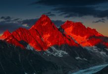 Red Wallpaper 4K Free Download Moutain.