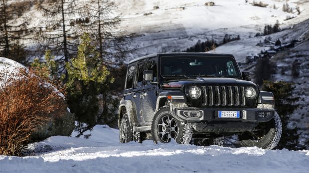 Snow Jeep Wallpaper HD.