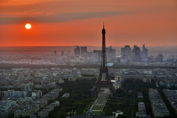 The best Eiffel Tower Background.