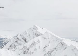 Winter Mountain Wallpaper HD.