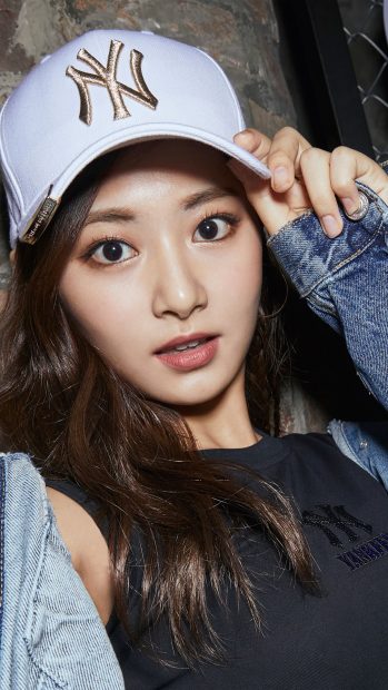 Download Free Tzuyu Wallpaper HD.