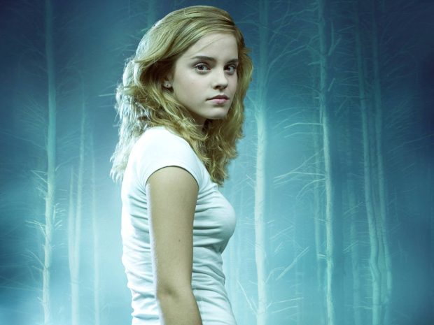 Emma Watson Wallpaper HD.
