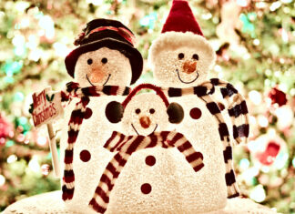 High Resolution Christmas Snowman Family Wallpaper HD.