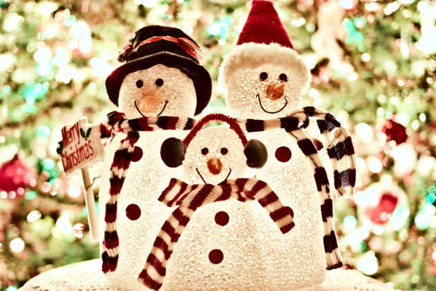 High Resolution Christmas Snowman Family Wallpaper HD.