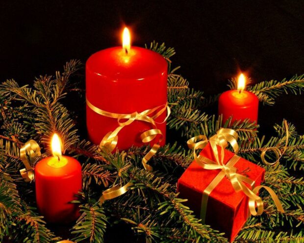 Red Candles Christmas Wallpaper HD Free download.