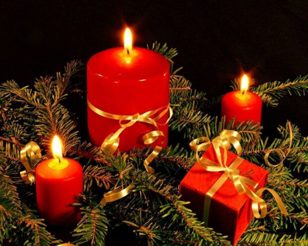 Red Candles Christmas Wallpaper HD Free download.